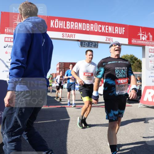 03.10.2025 - Köhlbrandbrückenlauf Lena Gebhardt http://msf.ph/oto/9045788 03.10.2025 13:01:27 Ziel 4073, 4199, 4219, 4284, 4292, 4304, 5424, 5915, 6187, 6307, 6775, 6801 meine-sportfotos.de