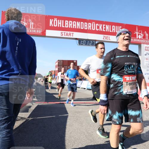 03.10.2025 - Köhlbrandbrückenlauf Lena Gebhardt http://msf.ph/oto/9045800 03.10.2025 13:01:28 Ziel 4073, 4199, 4219, 4220, 4284, 4292, 4304, 5424, 5915, 6187, 6307, 6775, 6801 meine-sportfotos.de