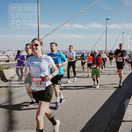 03.10.2025 - Köhlbrandbrückenlauf Michael Burmester http://msf.ph/oto/9045802 03.10.2025 12:28:15 Position 1 20, 6068 meine-sportfotos.de