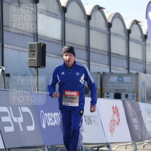 03.10.2025 - Köhlbrandbrückenlauf Luisa Fischer http://msf.ph/oto/9045813 03.10.2025 13:46:07 Ziel 7003, 9130, 4572, 5327, 5748 meine-sportfotos.de