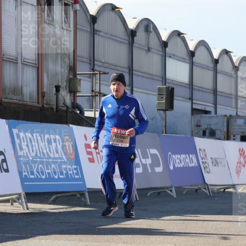 03.10.2025 - Köhlbrandbrückenlauf Luisa Fischer http://msf.ph/oto/9045836 03.10.2025 13:46:09 Ziel 7003, 9130, 9720, 4572, 5327, 5748 meine-sportfotos.de