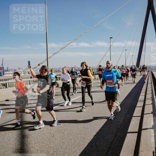 03.10.2025 - Köhlbrandbrückenlauf Michael Burmester http://msf.ph/oto/9045837 03.10.2025 12:28:17 Position 1  meine-sportfotos.de