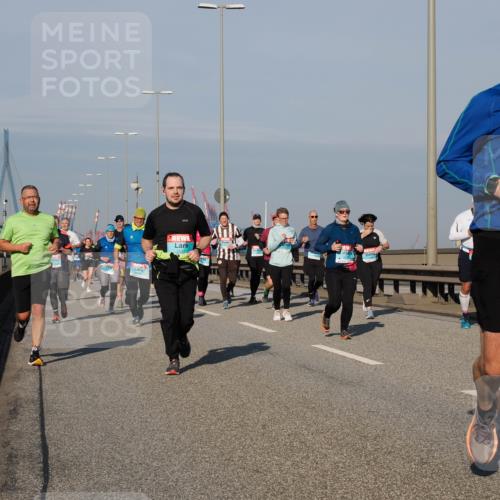 03.10.2025 - Köhlbrandbrückenlauf Fabian Wolf http://msf.ph/oto/9045852 03.10.2025 09:58:07 Position 3 1537, 2079, 1510 meine-sportfotos.de