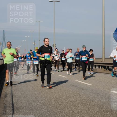 03.10.2025 - Köhlbrandbrückenlauf Fabian Wolf http://msf.ph/oto/9045857 03.10.2025 09:58:07 Position 3 1537, 15 meine-sportfotos.de