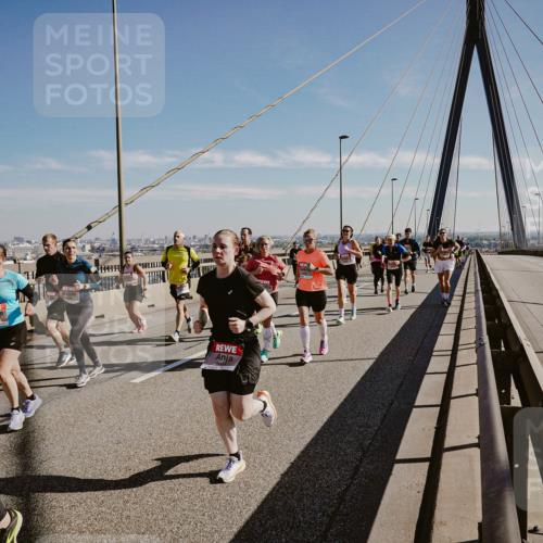 03.10.2025 - Köhlbrandbrückenlauf Michael Burmester http://msf.ph/oto/9045859 03.10.2025 12:28:19 Position 1 5062 meine-sportfotos.de
