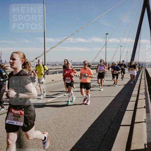 03.10.2025 - Köhlbrandbrückenlauf Michael Burmester http://msf.ph/oto/9045865 03.10.2025 12:28:19 Position 1 6098 meine-sportfotos.de