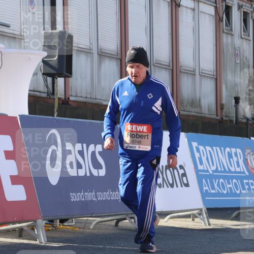 03.10.2025 - Köhlbrandbrückenlauf Luisa Fischer http://msf.ph/oto/9045866 03.10.2025 13:46:11 Ziel 7003, 9130, 9720, 4572, 5748 meine-sportfotos.de
