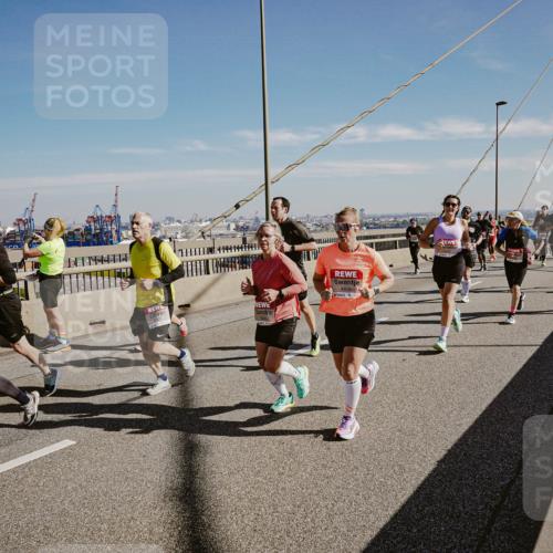 03.10.2025 - Köhlbrandbrückenlauf Michael Burmester http://msf.ph/oto/9045874 03.10.2025 12:28:20 Position 1 4408 meine-sportfotos.de