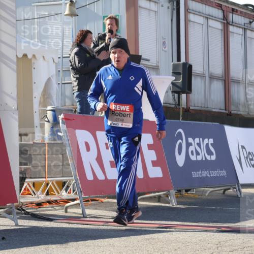03.10.2025 - Köhlbrandbrückenlauf Luisa Fischer http://msf.ph/oto/9045880 03.10.2025 13:46:12 Ziel 7003, 9130, 9720, 4572, 5748 meine-sportfotos.de