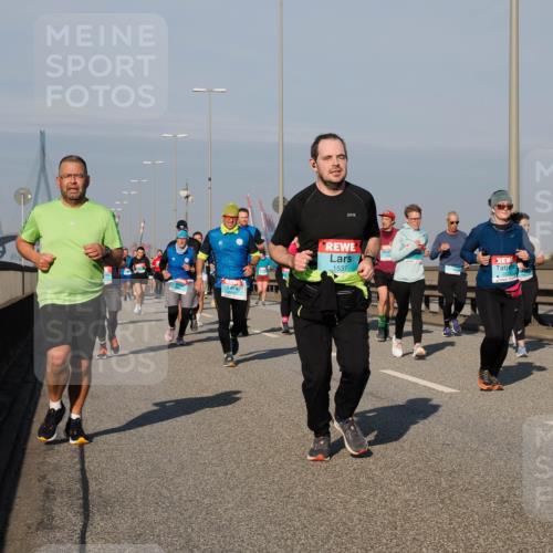 03.10.2025 - Köhlbrandbrückenlauf Fabian Wolf http://msf.ph/oto/9045882 03.10.2025 09:58:08 Position 3 1537 meine-sportfotos.de