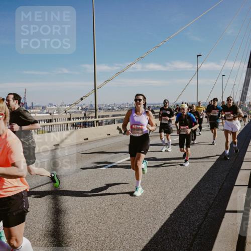 03.10.2025 - Köhlbrandbrückenlauf Michael Burmester http://msf.ph/oto/9045891 03.10.2025 12:28:21 Position 1 5103 meine-sportfotos.de