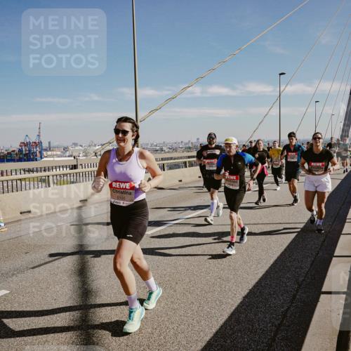 03.10.2025 - Köhlbrandbrückenlauf Michael Burmester http://msf.ph/oto/9045902 03.10.2025 12:28:21 Position 1 5103 meine-sportfotos.de