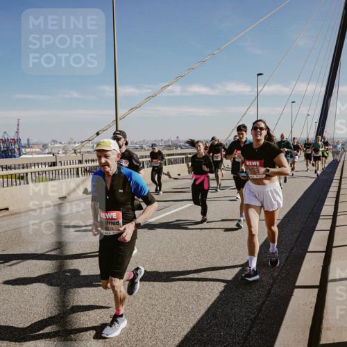03.10.2025 - Köhlbrandbrückenlauf Michael Burmester http://msf.ph/oto/9045923 03.10.2025 12:28:22 Position 1 6318 meine-sportfotos.de