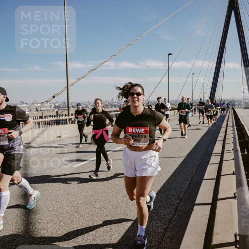 03.10.2025 - Köhlbrandbrückenlauf Michael Burmester http://msf.ph/oto/9045927 03.10.2025 12:28:23 Position 1 6019, 4606 meine-sportfotos.de