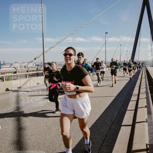 03.10.2025 - Köhlbrandbrückenlauf Michael Burmester http://msf.ph/oto/9045939 03.10.2025 12:28:23 Position 1  meine-sportfotos.de