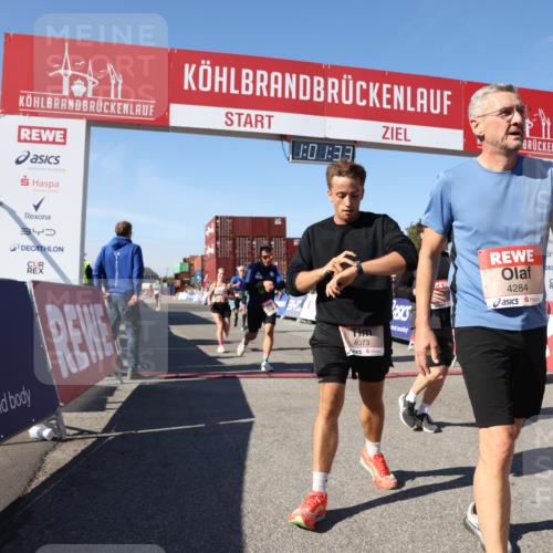 03.10.2025 - Köhlbrandbrückenlauf Lena Gebhardt http://msf.ph/oto/9045943 03.10.2025 13:01:34 Ziel 4047, 4073, 4199, 4219, 4220, 4257, 4284, 4292, 4304, 5424, 6187, 6775, 6801 meine-sportfotos.de