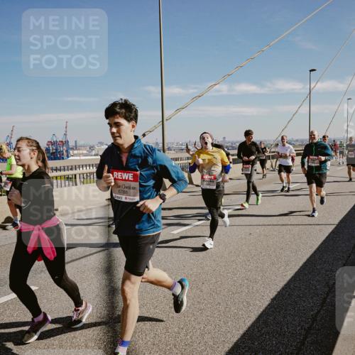 03.10.2025 - Köhlbrandbrückenlauf Michael Burmester http://msf.ph/oto/9045955 03.10.2025 12:28:24 Position 1 6788 meine-sportfotos.de