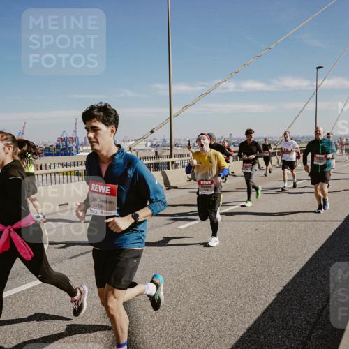 03.10.2025 - Köhlbrandbrückenlauf Michael Burmester http://msf.ph/oto/9045961 03.10.2025 12:28:24 Position 1 6788 meine-sportfotos.de
