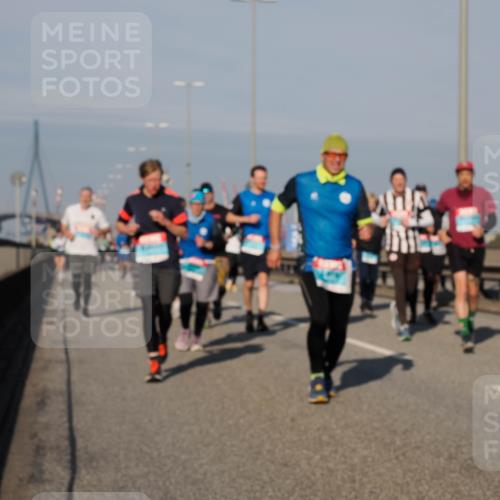 03.10.2025 - Köhlbrandbrückenlauf Fabian Wolf http://msf.ph/oto/9045962 03.10.2025 09:58:11 Position 3  meine-sportfotos.de