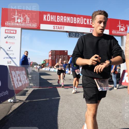 03.10.2025 - Köhlbrandbrückenlauf Lena Gebhardt http://msf.ph/oto/9045971 03.10.2025 13:01:35 Ziel 4047, 4073, 4199, 4219, 4220, 4257, 4284, 4292, 4304, 5424, 6775, 6801 meine-sportfotos.de