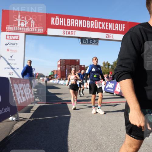 03.10.2025 - Köhlbrandbrückenlauf Lena Gebhardt http://msf.ph/oto/9045979 03.10.2025 13:01:35 Ziel 4047, 4073, 4199, 4219, 4220, 4257, 4284, 4292, 4304, 5424, 6775, 6801 meine-sportfotos.de