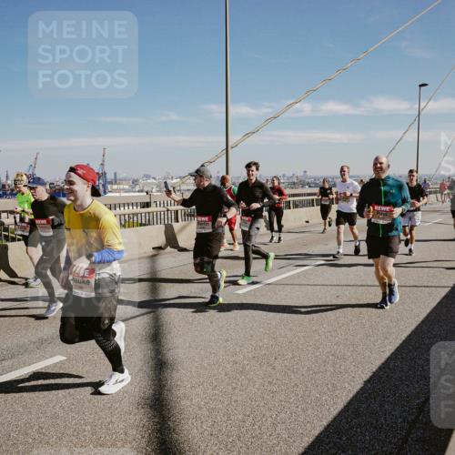 03.10.2025 - Köhlbrandbrückenlauf Michael Burmester http://msf.ph/oto/9045982 03.10.2025 12:28:25 Position 1 5396 meine-sportfotos.de
