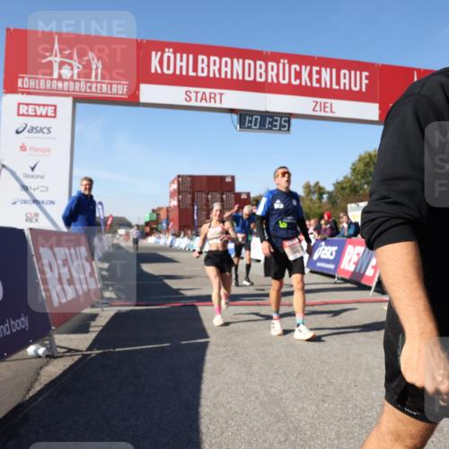 03.10.2025 - Köhlbrandbrückenlauf Lena Gebhardt http://msf.ph/oto/9045984 03.10.2025 13:01:35 Ziel 4047, 4073, 4199, 4219, 4220, 4257, 4284, 4292, 4304, 5424, 6775, 6801 meine-sportfotos.de
