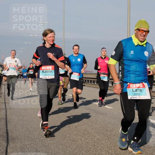 03.10.2025 - Köhlbrandbrückenlauf Fabian Wolf http://msf.ph/oto/9045993 03.10.2025 09:58:12 Position 3 24, 2813, 3751, 2956 meine-sportfotos.de