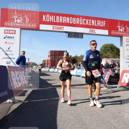 03.10.2025 - Köhlbrandbrückenlauf Lena Gebhardt http://msf.ph/oto/9045998 03.10.2025 13:01:36 Ziel 4047, 4073, 4219, 4220, 4257, 4284, 4292, 4304, 5424, 6775, 6801 meine-sportfotos.de