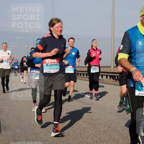 03.10.2025 - Köhlbrandbrückenlauf Fabian Wolf http://msf.ph/oto/9046003 03.10.2025 09:58:13 Position 3 24, 2813, 3751, 2954, 2956 meine-sportfotos.de