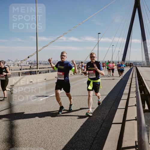 03.10.2025 - Köhlbrandbrückenlauf Michael Burmester http://msf.ph/oto/9046021 03.10.2025 12:28:28 Position 1  meine-sportfotos.de