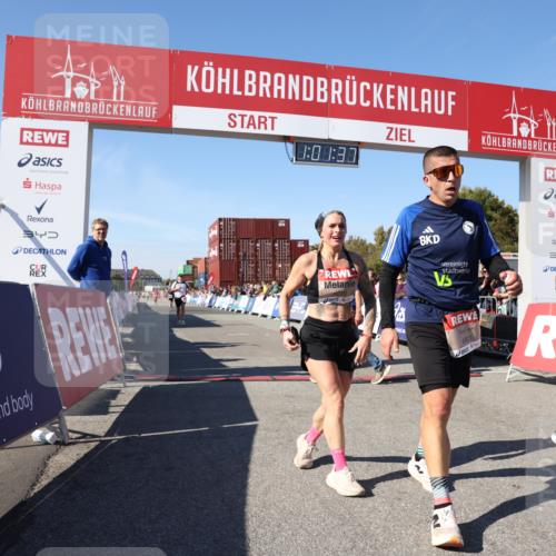 03.10.2025 - Köhlbrandbrückenlauf Lena Gebhardt http://msf.ph/oto/9046022 03.10.2025 13:01:37 Ziel 4047, 4073, 4219, 4220, 4257, 4284, 4292, 4304, 5424, 6775, 6801 meine-sportfotos.de