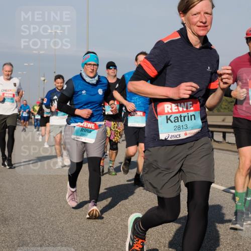03.10.2025 - Köhlbrandbrückenlauf Fabian Wolf http://msf.ph/oto/9046025 03.10.2025 09:58:14 Position 3 24, 2954, 3751, 2813, 2832 meine-sportfotos.de