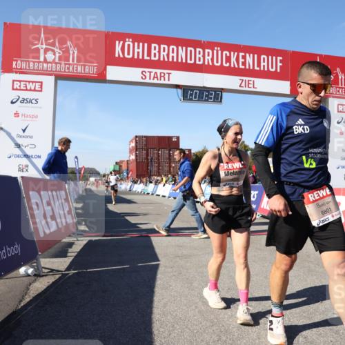 03.10.2025 - Köhlbrandbrückenlauf Lena Gebhardt http://msf.ph/oto/9046032 03.10.2025 13:01:38 Ziel 4047, 4073, 4219, 4220, 4257, 4284, 4292, 5424, 6801 meine-sportfotos.de