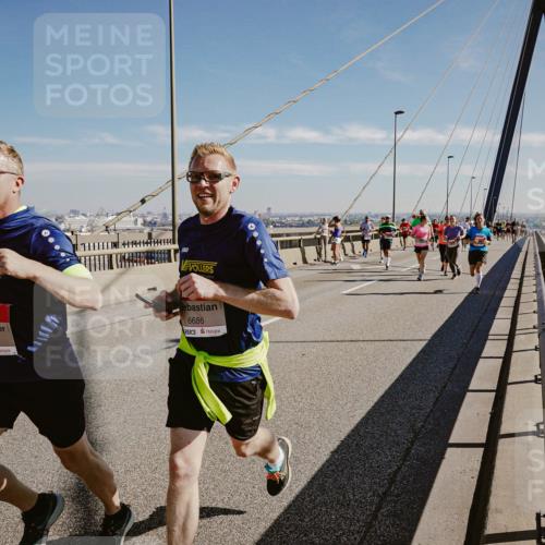 03.10.2025 - Köhlbrandbrückenlauf Michael Burmester http://msf.ph/oto/9046041 03.10.2025 12:28:28 Position 1  meine-sportfotos.de