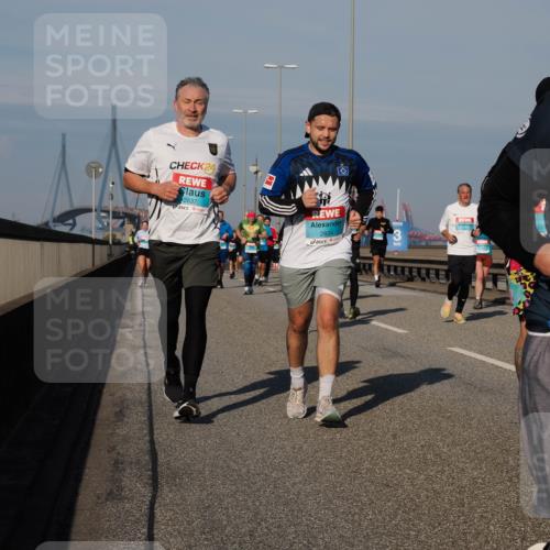 03.10.2025 - Köhlbrandbrückenlauf Fabian Wolf http://msf.ph/oto/9046057 03.10.2025 09:58:15 Position 3 24, 2837, 2834, 1947, 295 meine-sportfotos.de