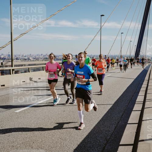 03.10.2025 - Köhlbrandbrückenlauf Michael Burmester http://msf.ph/oto/9046058 03.10.2025 12:28:31 Position 1  meine-sportfotos.de
