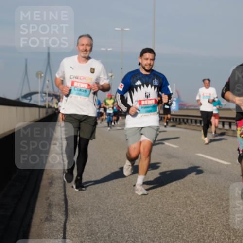 03.10.2025 - Köhlbrandbrückenlauf Fabian Wolf http://msf.ph/oto/9046064 03.10.2025 09:58:15 Position 3  meine-sportfotos.de