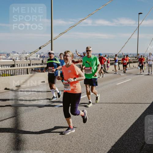 03.10.2025 - Köhlbrandbrückenlauf Michael Burmester http://msf.ph/oto/9046077 03.10.2025 12:28:33 Position 1  meine-sportfotos.de