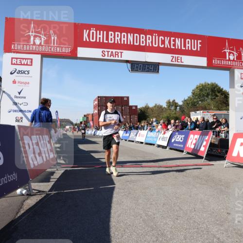 03.10.2025 - Köhlbrandbrückenlauf Lena Gebhardt http://msf.ph/oto/9046085 03.10.2025 13:01:41 Ziel 4047, 4220, 4257, 5424, 5671, 6801 meine-sportfotos.de