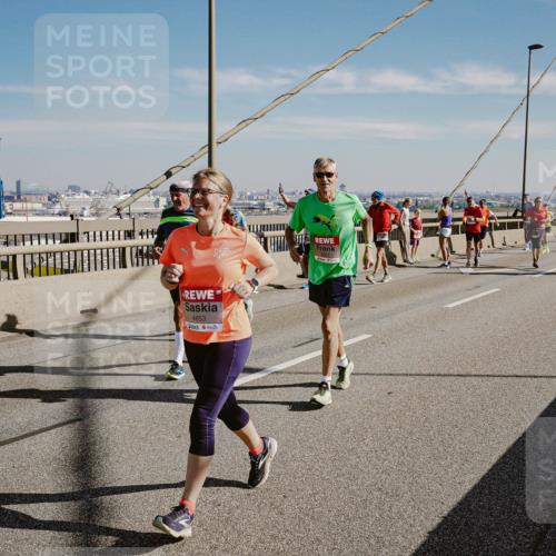 03.10.2025 - Köhlbrandbrückenlauf Michael Burmester http://msf.ph/oto/9046088 03.10.2025 12:28:33 Position 1 4853 meine-sportfotos.de