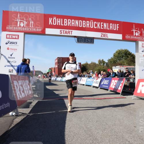 03.10.2025 - Köhlbrandbrückenlauf Lena Gebhardt http://msf.ph/oto/9046092 03.10.2025 13:01:42 Ziel 4047, 4220, 4257, 5424, 5671, 6801 meine-sportfotos.de
