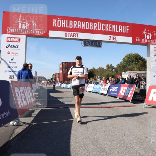 03.10.2025 - Köhlbrandbrückenlauf Lena Gebhardt http://msf.ph/oto/9046097 03.10.2025 13:01:42 Ziel 4047, 4220, 4257, 5424, 5671, 6801 meine-sportfotos.de