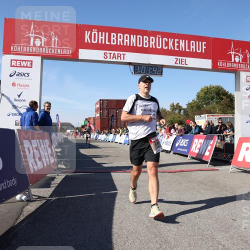 03.10.2025 - Köhlbrandbrückenlauf Lena Gebhardt http://msf.ph/oto/9046110 03.10.2025 13:01:42 Ziel 4047, 4220, 4257, 5424, 5671, 6801 meine-sportfotos.de