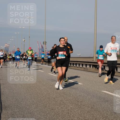 03.10.2025 - Köhlbrandbrückenlauf Fabian Wolf http://msf.ph/oto/9046112 03.10.2025 09:58:18 Position 3 2155, 1947 meine-sportfotos.de