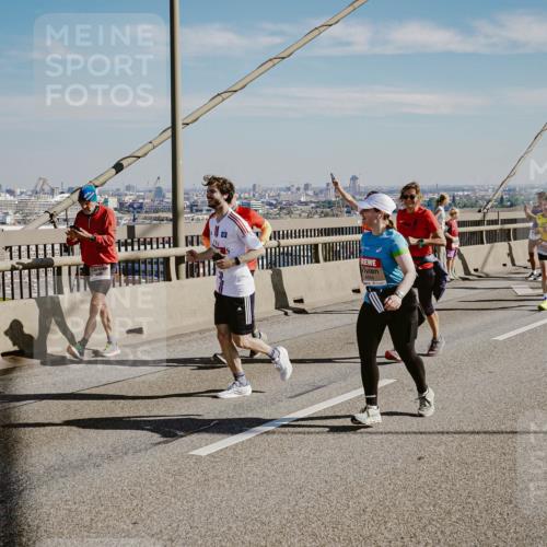 03.10.2025 - Köhlbrandbrückenlauf Michael Burmester http://msf.ph/oto/9046124 03.10.2025 12:28:37 Position 1 14141 meine-sportfotos.de
