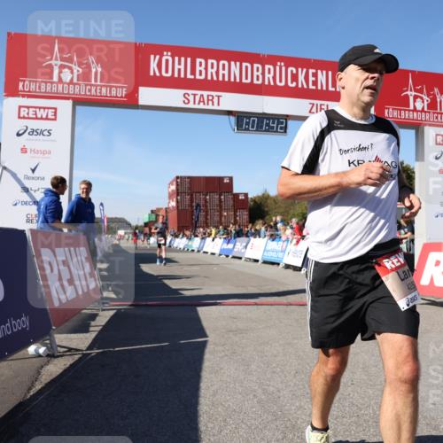 03.10.2025 - Köhlbrandbrückenlauf Lena Gebhardt http://msf.ph/oto/9046126 03.10.2025 13:01:43 Ziel 4047, 4220, 4257, 5671, 5739, 6801 meine-sportfotos.de