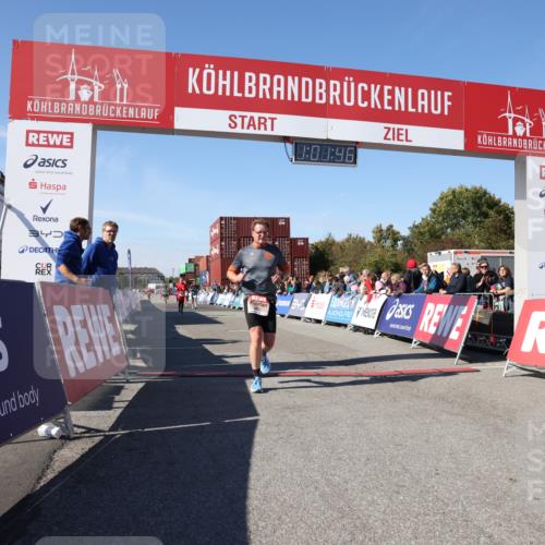 03.10.2025 - Köhlbrandbrückenlauf Lena Gebhardt http://msf.ph/oto/9046143 03.10.2025 13:01:46 Ziel 4257, 5671, 5739 meine-sportfotos.de