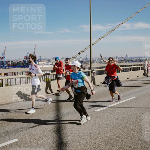 03.10.2025 - Köhlbrandbrückenlauf Michael Burmester http://msf.ph/oto/9046148 03.10.2025 12:28:38 Position 1  meine-sportfotos.de