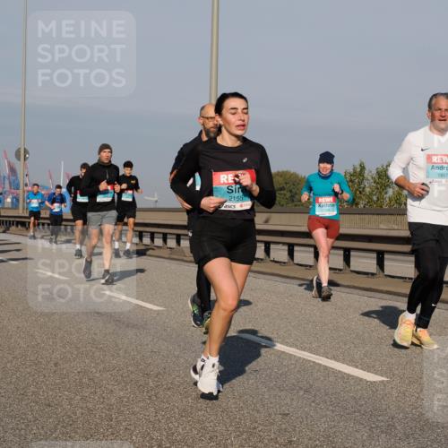 03.10.2025 - Köhlbrandbrückenlauf Fabian Wolf http://msf.ph/oto/9046158 03.10.2025 09:58:19 Position 3 2155, 1947 meine-sportfotos.de